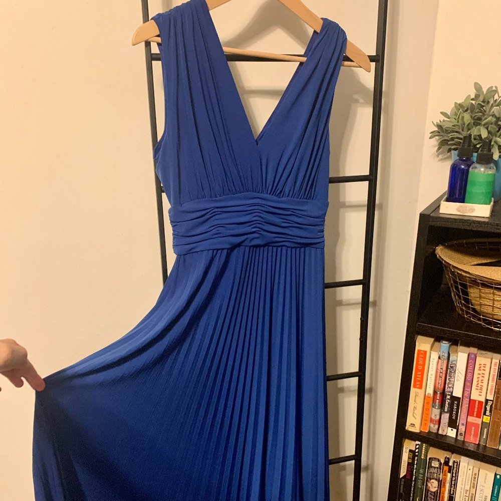 Beautiful Blue V-Neck Chiffon Dress